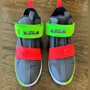 LeBron Soldier 13 basketball shoe